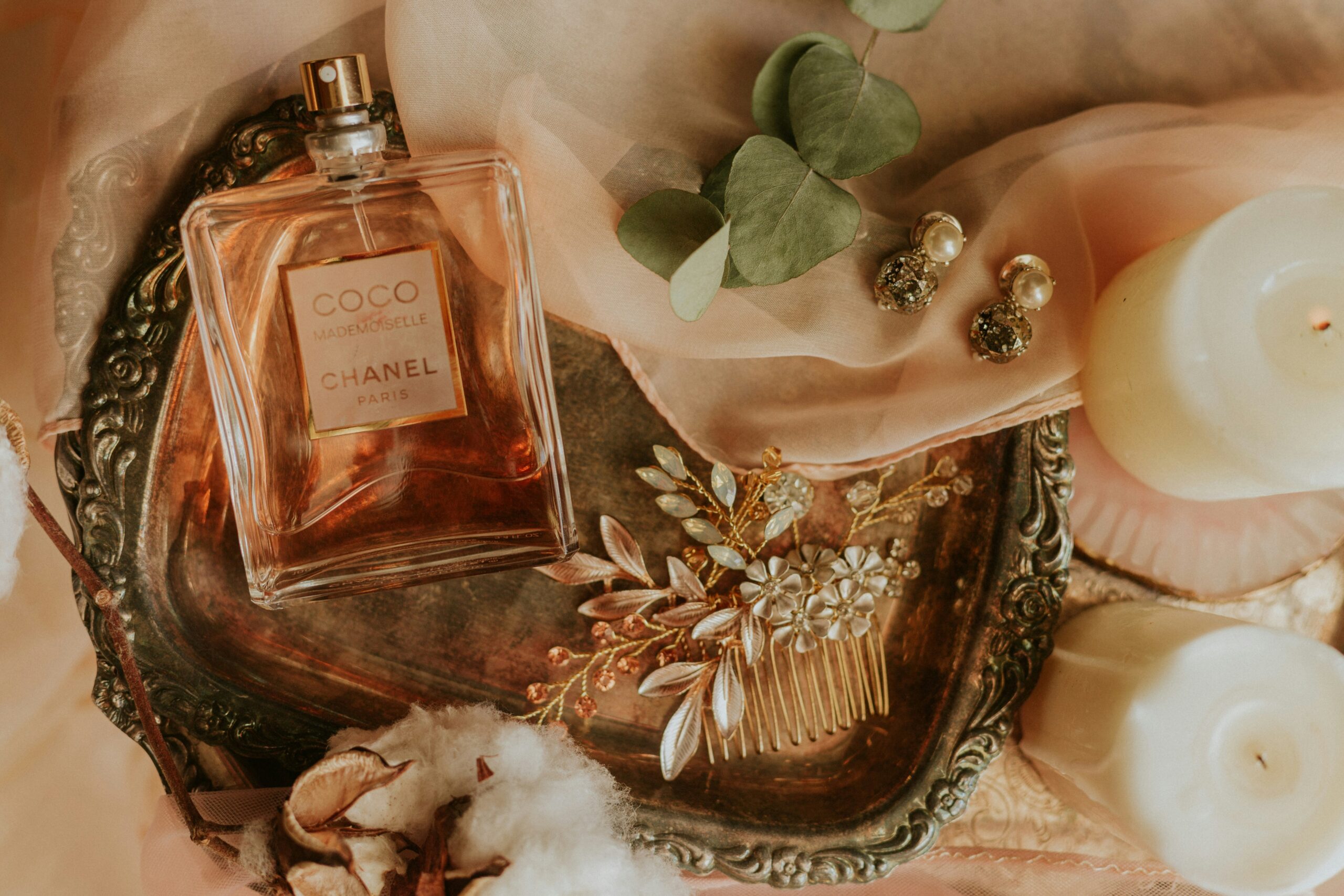 Mastering 2026 Fragrance Style Trends in SIRAJAURA laboratory